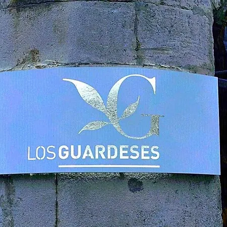 Guardeses Hotel Solares
